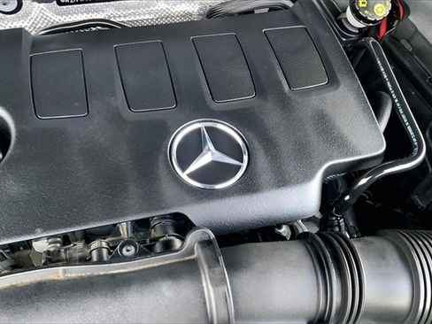 Used 2020 Mercedes-Benz GLB 250 4MATIC image 29