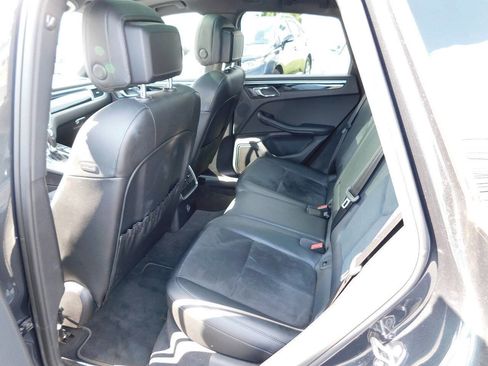 Used 2018 Porsche Macan AWD/4WD image 26