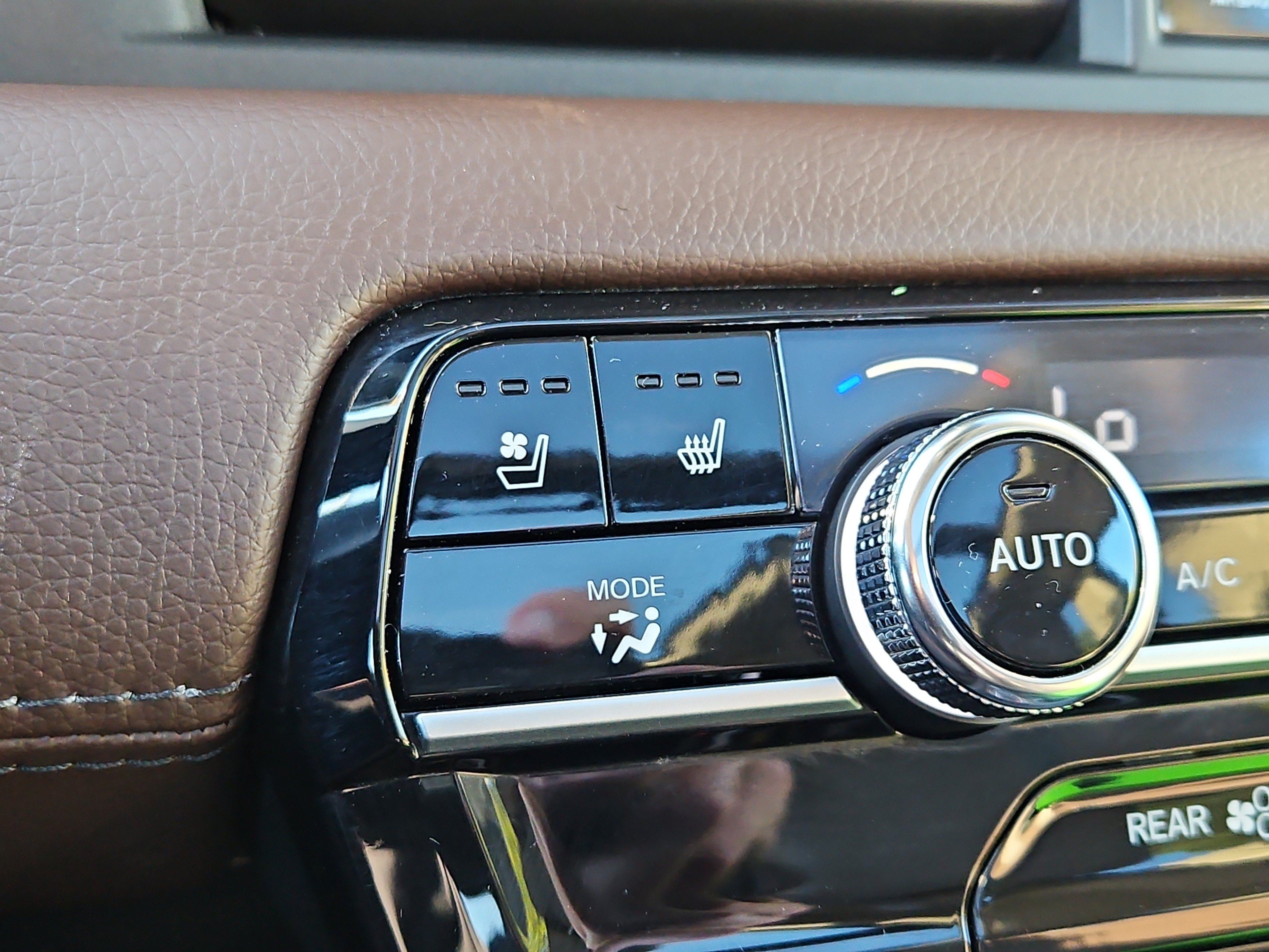 Certified 2025 Honda Pilot Elite image 29