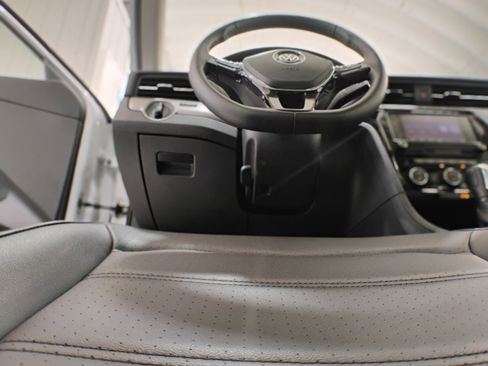 Used 2021 Volkswagen Passat 2.0T SE image 42