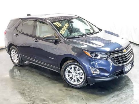Certified 2019 Chevrolet Equinox LS w/ LS Convenience Package FWD image 6