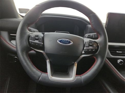 Used 2025 Ford Explorer ST-Line image 13