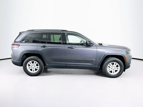 Used 2023 Jeep Grand Cherokee Laredo AWD/4WD image 10