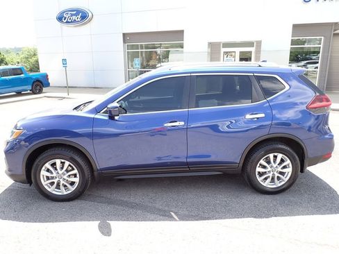 Used 2019 Nissan Rogue SV AWD/4WD image 2