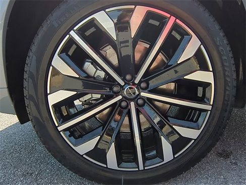 New 2026 Volvo XC90 B6 Plus w/ Protection Package Premier image 23