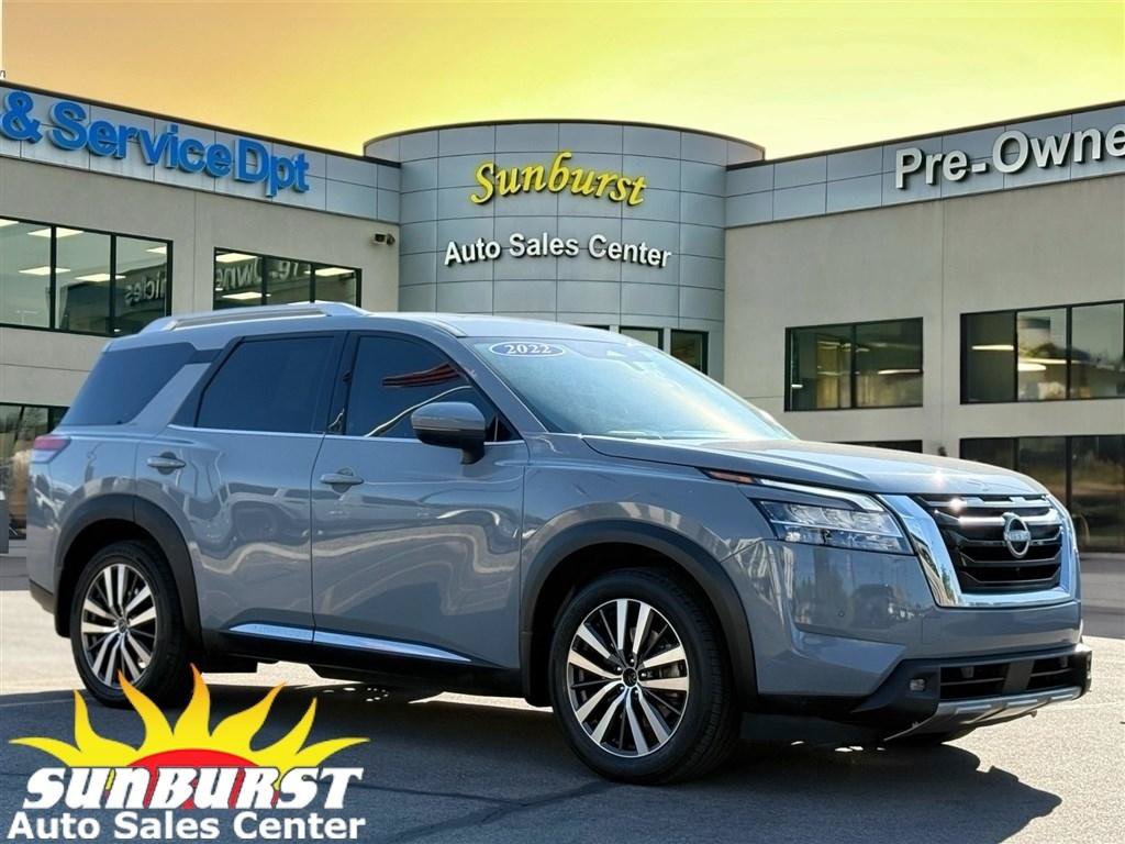 Used 2022 Nissan Pathfinder Platinum w/ Cargo Package AWD/4WD image 1