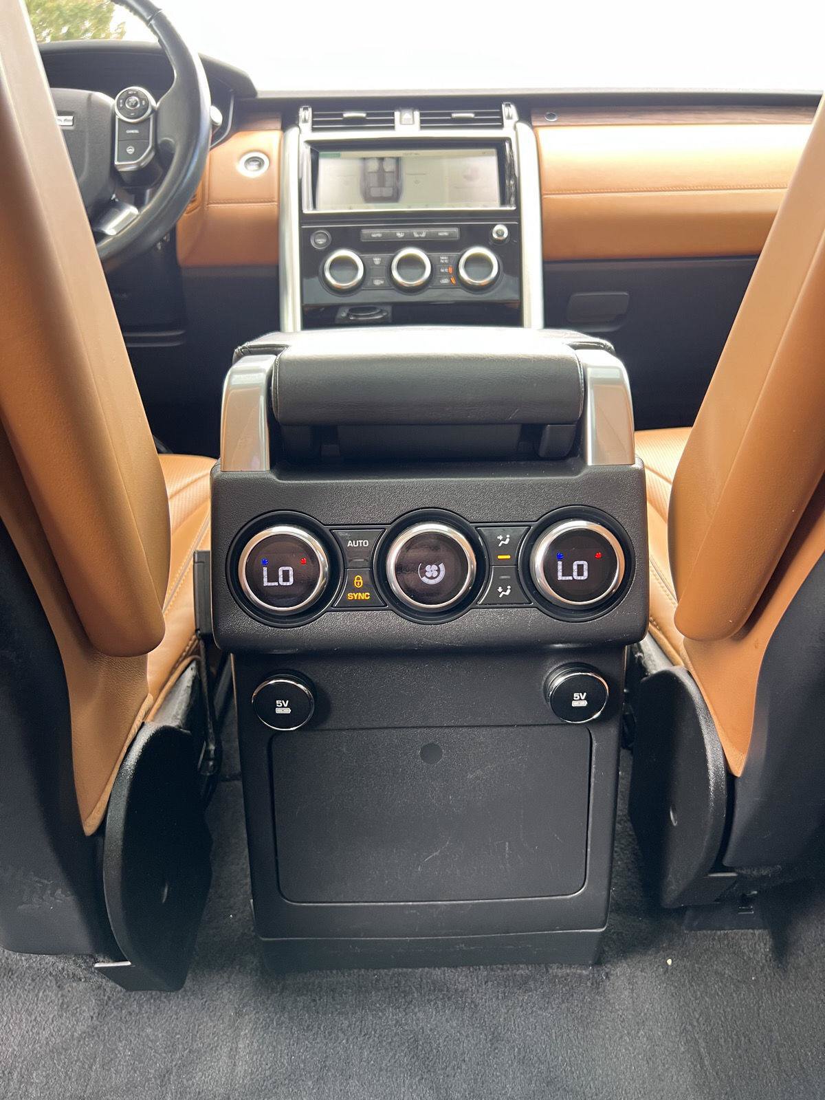 Used 2018 Land Rover Discovery HSE Luxury AWD/4WD image 35