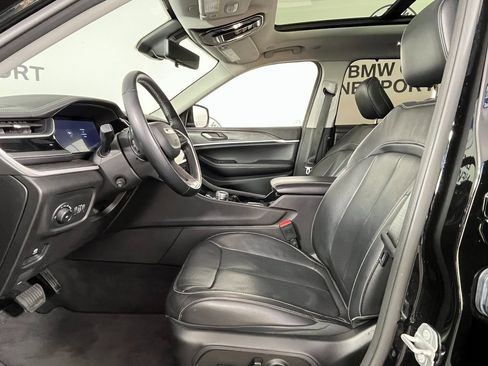 Used 2022 Jeep Grand Cherokee L Limited w/ Luxury Tech Group II image 16