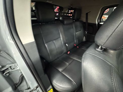 Used 2014 Toyota FJ Cruiser 4WD w/ Convenience Package image 17