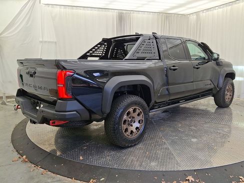 Used 2025 Toyota Tacoma Trailhunter image 25