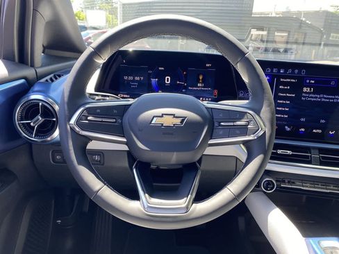 Used 2026 Chevrolet Equinox EV LT FWD image 19