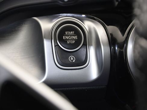 Used 2023 Mercedes-Benz GLB 250 4MATIC image 27