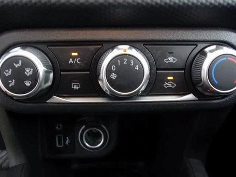 Used 2021 Nissan Kicks S image 23