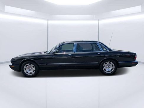 Used 2003 Jaguar XJ8 L RWD image 6