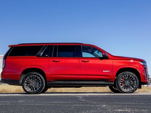 Used 2023 Cadillac Escalade ESV V image 8