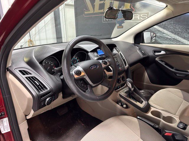 Used 2014 Ford Focus SE FWD image 5