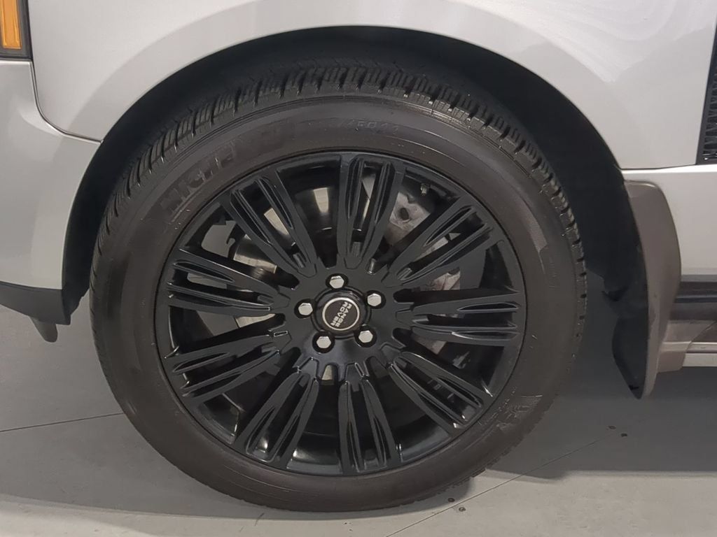 Used 2012 Land Rover Range Rover Supercharged AWD/4WD image 16