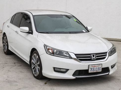 Used 2015 Honda Accord Sport image 3