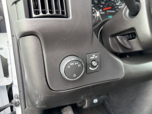 New 2026 Chevrolet Express 3500 Extended RWD image 13
