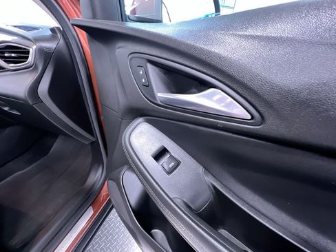 Used 2021 Buick Encore GX Essence FWD image 36