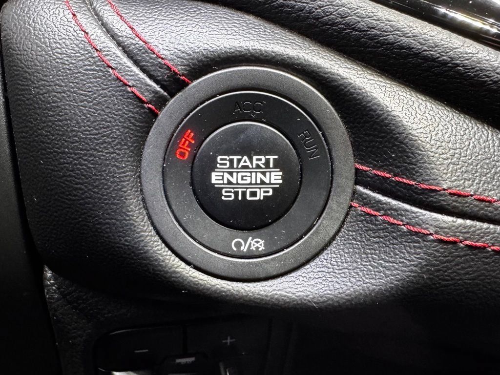 Used 2025 Dodge Durango GT AWD/4WD image 25