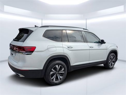New 2026 Volkswagen Atlas SE image 3