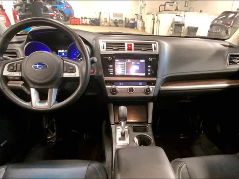 Used 2017 Subaru Outback 2.5i Limited image 17