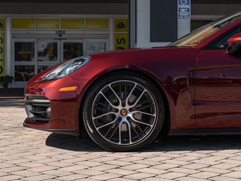 Used 2023 Porsche Panamera 4 image 9