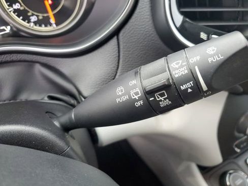 Certified 2019 Jeep Cherokee Limited w/ Luxury Group image 18