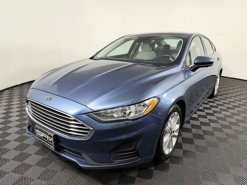 Used 2019 Ford Fusion SE FWD image 3