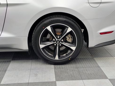 Used 2018 Ford Mustang Coupe image 14