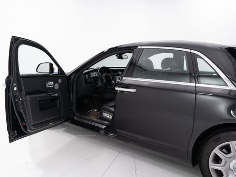 Certified 2017 Rolls-Royce Ghost image 10