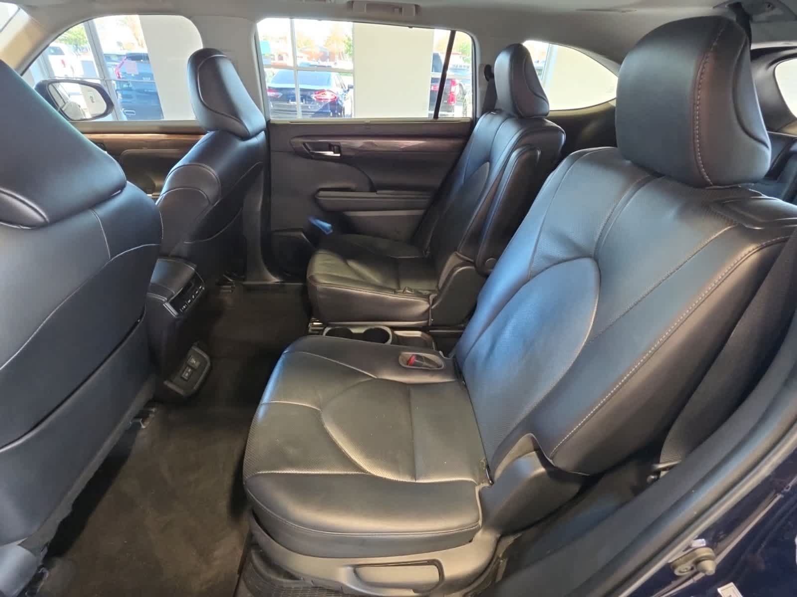 Used 2023 Toyota Highlander Limited AWD/4WD image 36