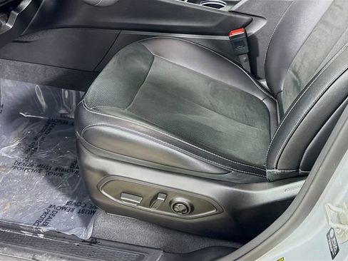 Used 2024 Jeep Grand Cherokee Altitude image 18