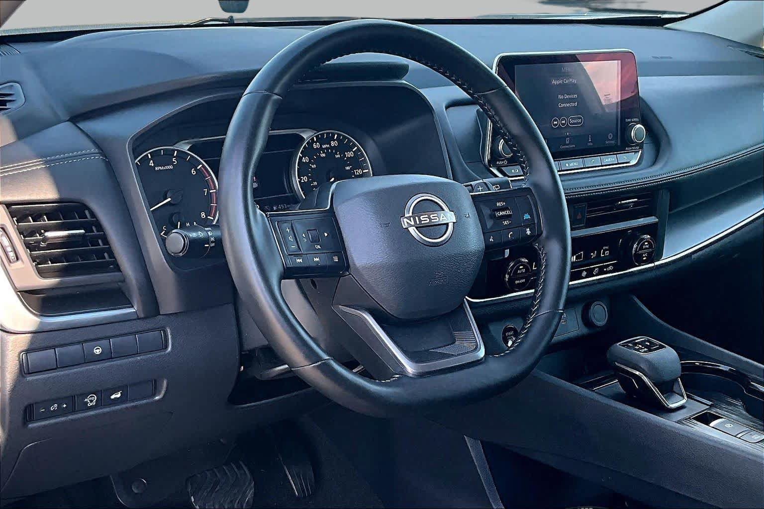 Used 2025 Nissan Rogue SV AWD/4WD image 18