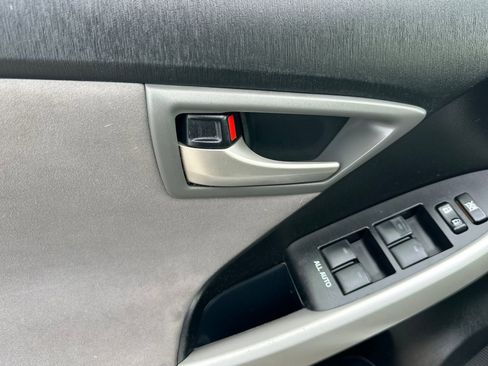 Used 2013 Toyota Prius Two image 11