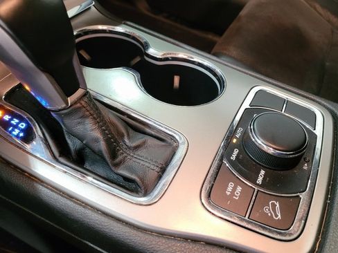 Used 2020 Jeep Grand Cherokee Altitude image 42