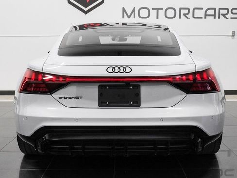 Used 2024 Audi e-tron GT Prestige image 13