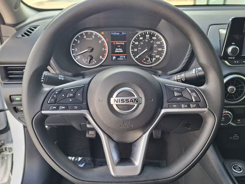 Certified 2022 Nissan Sentra S image 11