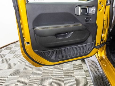 New 2026 Jeep Wrangler Unlimited Sahara AWD/4WD image 32
