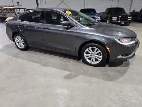 Used 2015 Chrysler 200 Limited w/ Convenience Group image 15