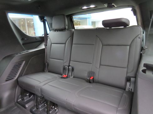 Used 2022 Chevrolet Tahoe LT w/ Luxury Package image 12