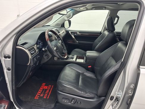 Used 2016 Lexus GX 460 image 24