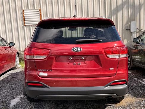 Used 2017 Kia Sorento LX image 17
