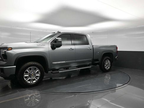 Used 2025 Chevrolet Silverado 2500 High Country w/ Z71 Off-Road Package AWD/4WD image 4