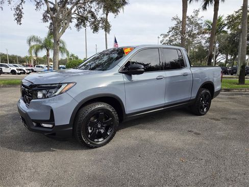Used 2025 Honda Ridgeline Black Edition image 9