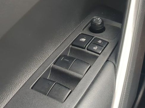 Certified 2023 Toyota Corolla Cross LE image 22