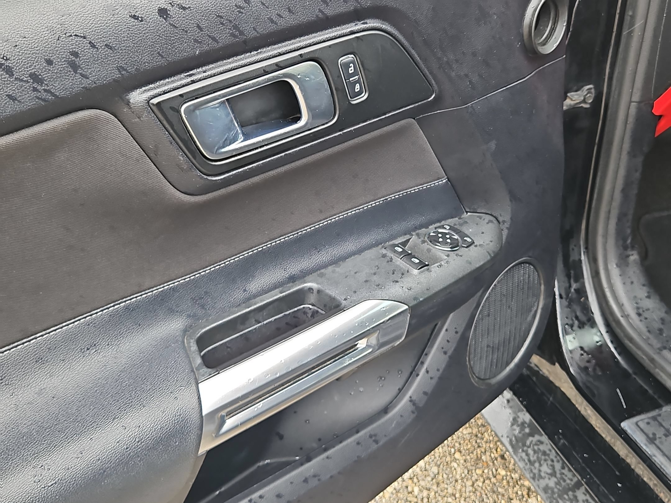 Used 2018 Ford Mustang Coupe RWD image 12