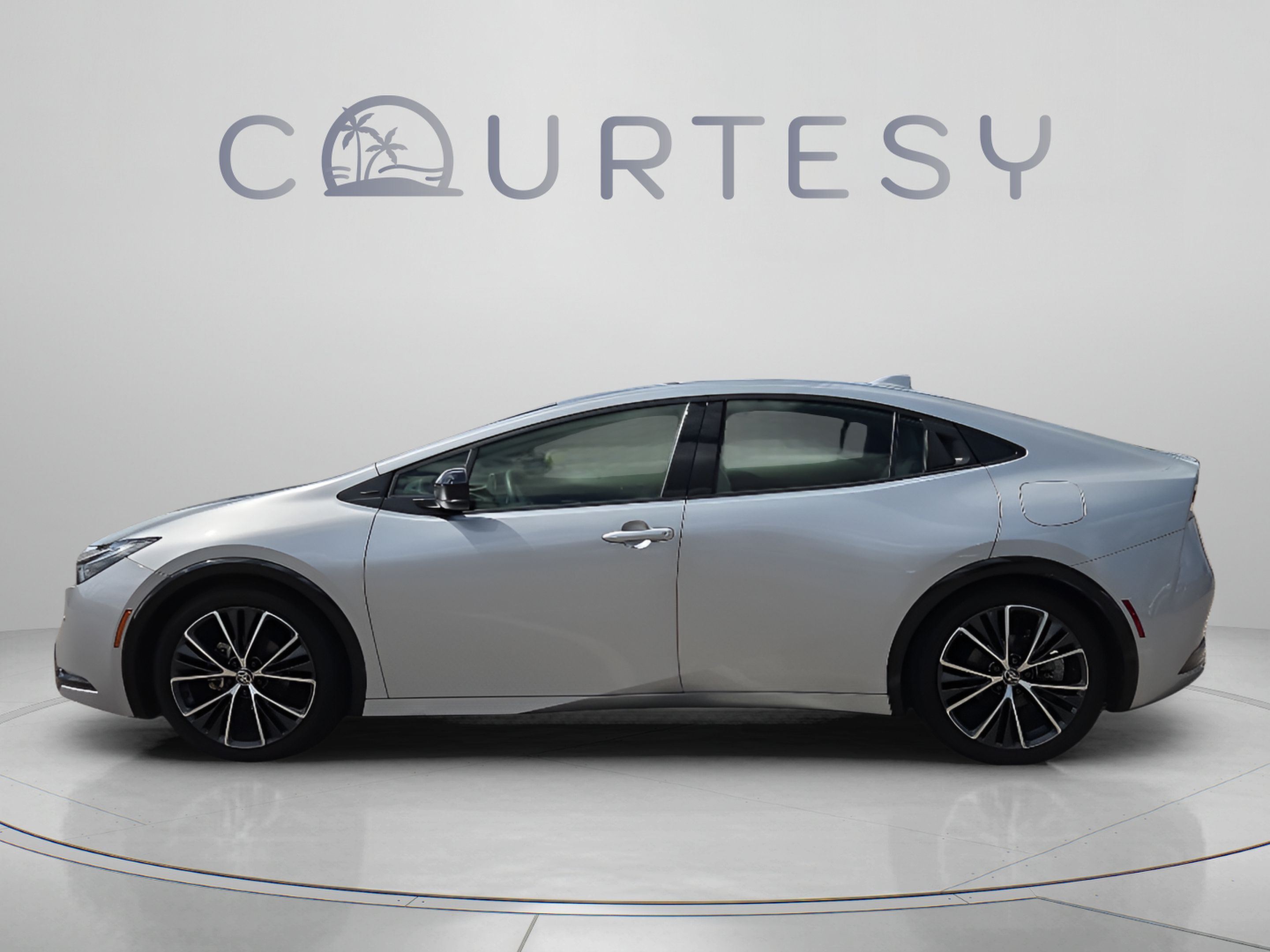 Certified 2023 Toyota Prius XLE FWD image 2