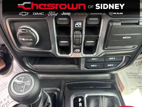 Used 2025 Jeep Wrangler Unlimited Sahara AWD/4WD image 19